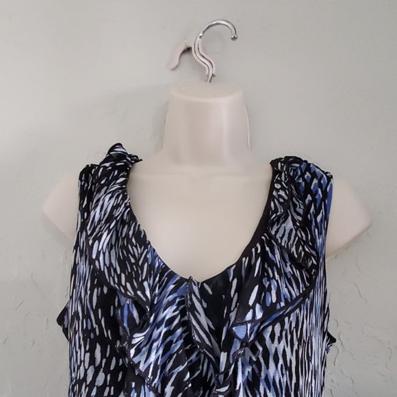 Blue & White Animal Print Sleeveless Top - Picture 2 of 8